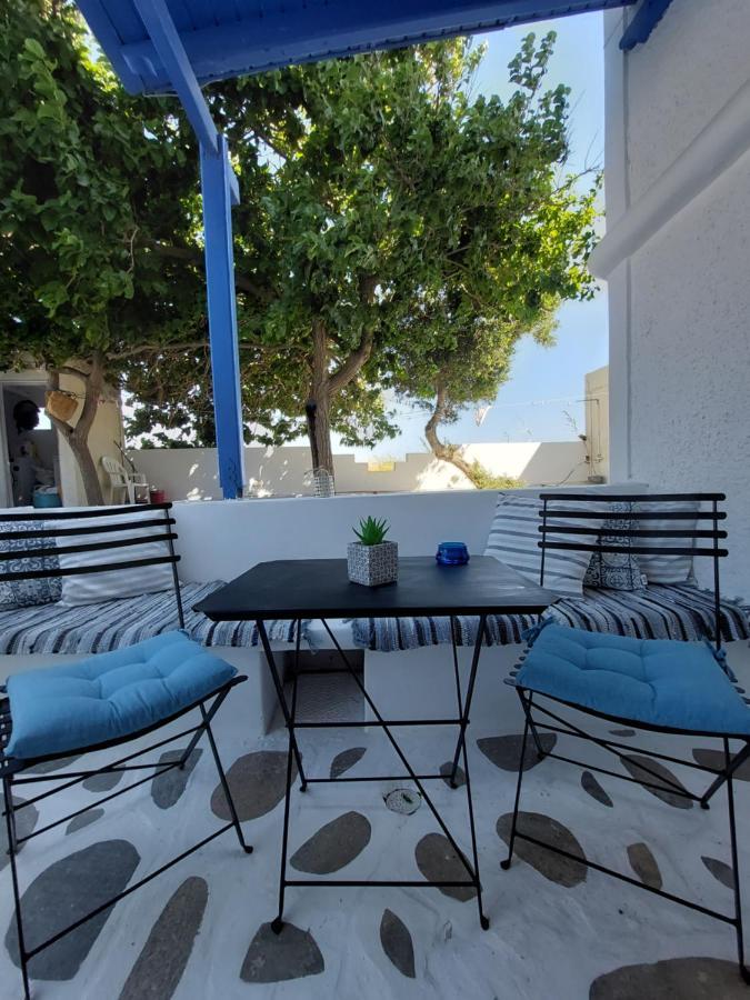Anemelia Hotel Adamas Exterior photo
