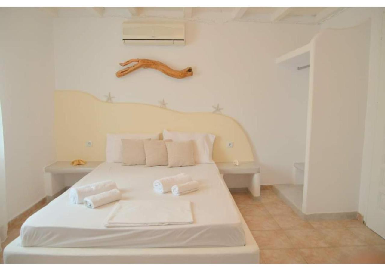 Anemelia Hotel Adamas Exterior photo